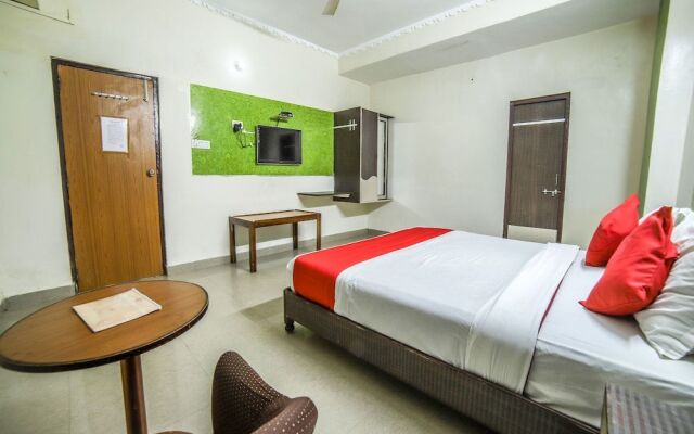 OYO 14816 Hotel Omni