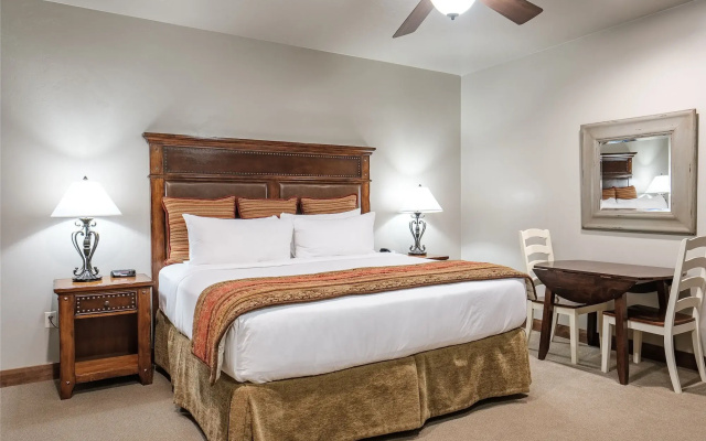 Cable Mountain Lodge