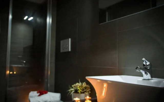 121 Candia Guest House