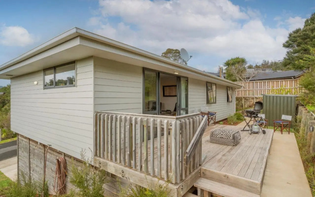 Manuka Lodge - Tairua Holiday Home