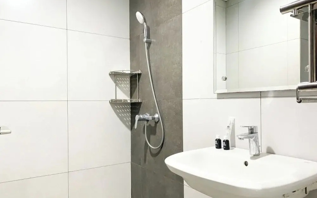 Modern Look Studio At Lrt City Bekasi Apartment