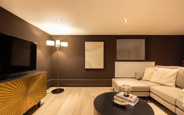 The Tyrwhitt Road Place - Lovely 2bdr Flat With Garden