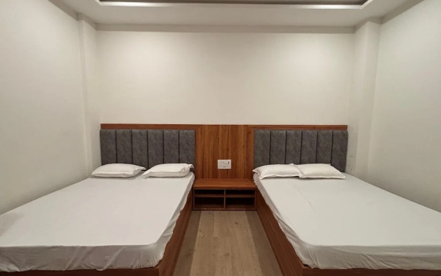 OnlyStay Surbhi Dham