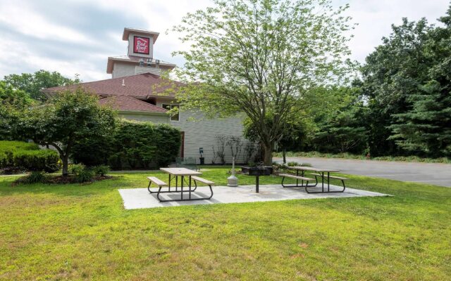Red Roof Inn Clifton Park