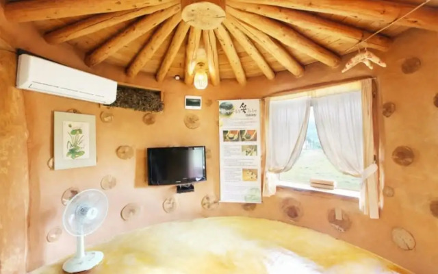 Gwanghwado Toads Clayhouse Pension