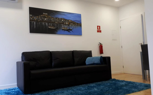 TMB (Train / Metro& Bus ) Oporto Station House