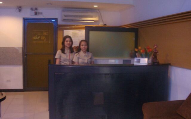 OYO 769 Poblacion Suites Polaris