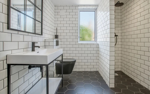 Mixies Manor Sasco Apartments