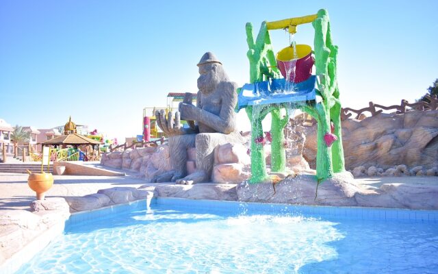 Parrotel Aquapark Resort