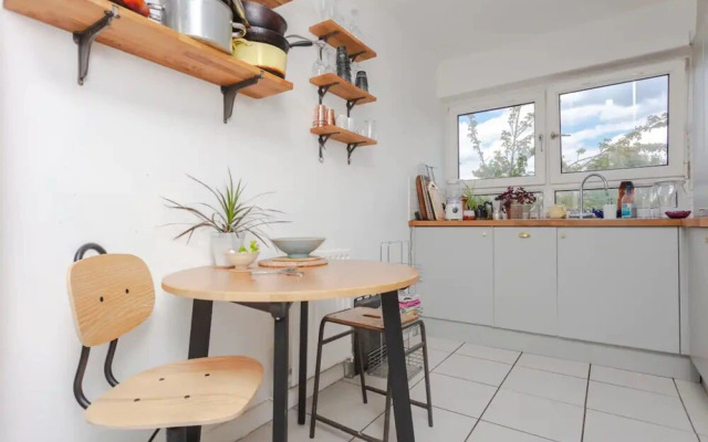 Cosy 2 Bedroom Apartment in Bethnal Green Near Victoria Park