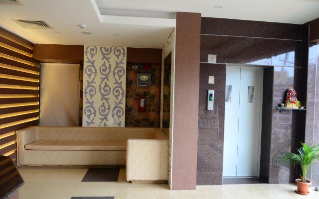 Sapphire Plaza