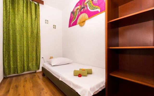 Sandra - Quiet & Close to the Beach - A3