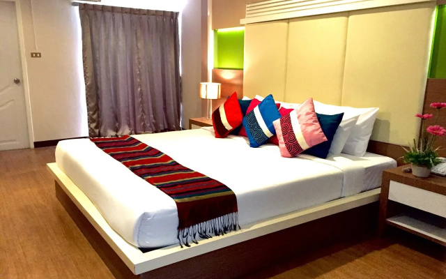 Charoenchit House