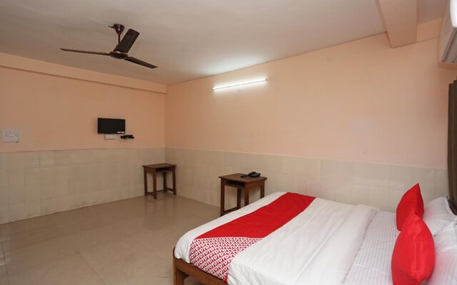 Hotel Royal Palm by OYO Rooms