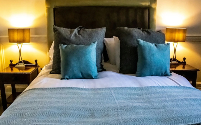 Lord Bute Hotel & Restaurant