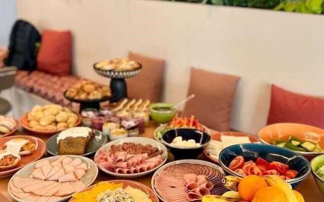 WorkNomads LAB Hotel-Coliving & Coworking