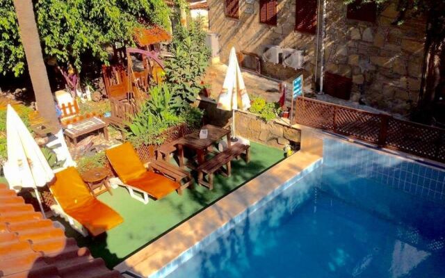 Tuana Hotel