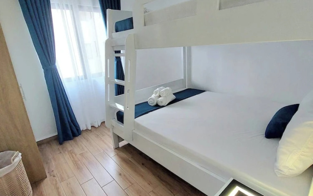 Sunset Escape Apartment Modern & Spacious Two Bedroom in Tatu City