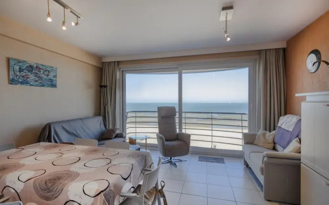 Central Seafront Apartment in Koksijde