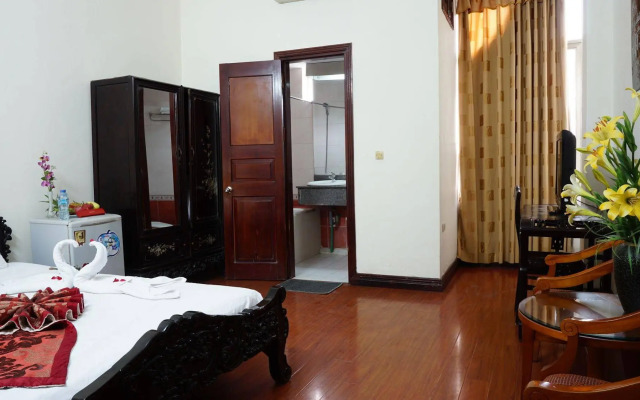 Hanoi Golden Moon Guesthouse