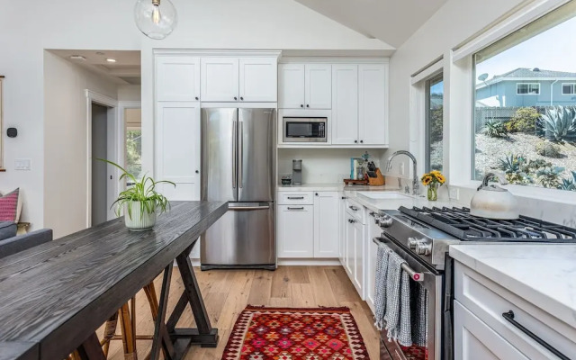 727 Sonrisa St 1 Bedroom Home by RedAwning