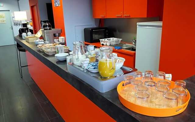 Adonis Dijon Maison Internationale