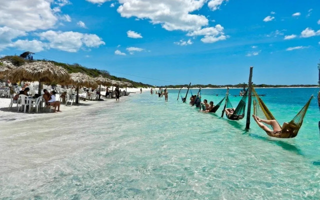 Apartamento a 200m feirinha beira mar