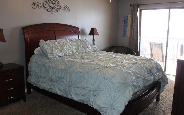 Las Brisas 105 Apartment