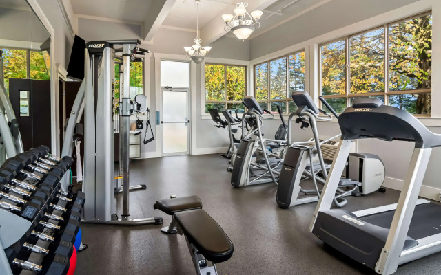 Best Western Plus Pitt Meadows Inn & Suites