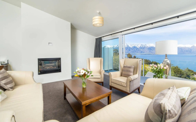 Gemini Lake View Villa