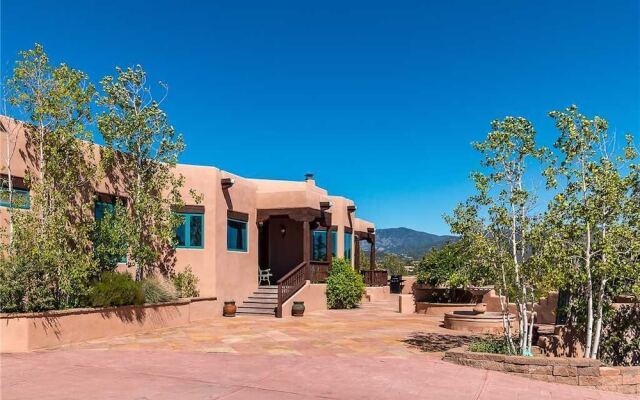 Dorthia Garden Retreat & Views