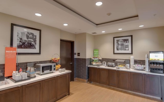 Hampton Inn & Suites Los Angeles - Glendale