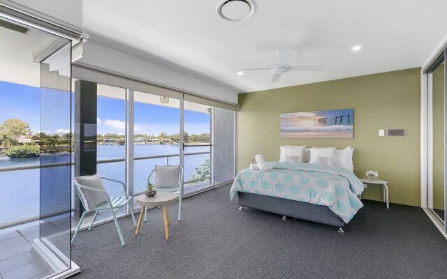 Havana Blue - Large 4 Bedroom Home