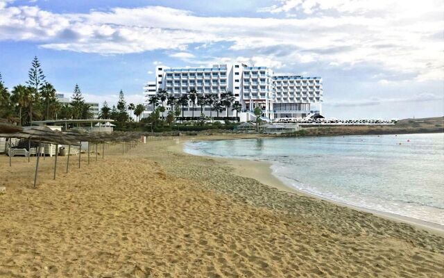 Nissiblu Beach Resort
