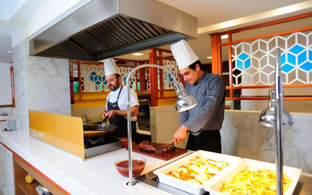 Atrium Ambiance Hotel