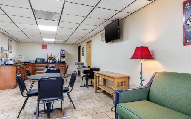 Econo Lodge Chattanooga Northeast - Ooltewah