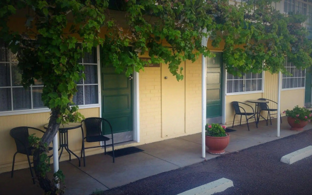 Bradman Motor Inn
