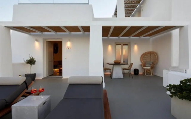 One Bedroom Panoramic - White Co