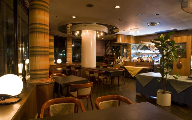 Rako Hananoi Hotel