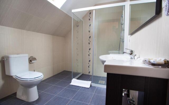 Pensiunea Laci Csarda Ernei