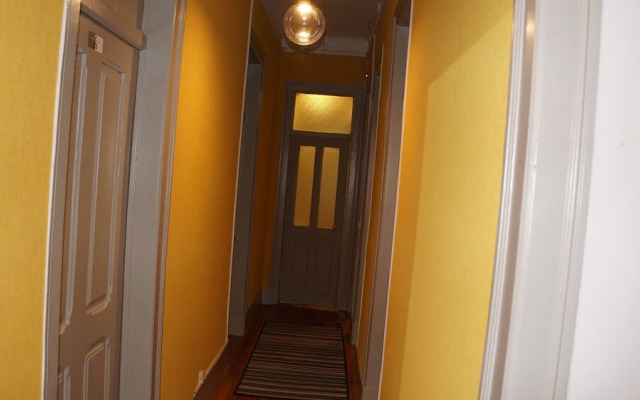 White and Grey Lisbon - Hostel