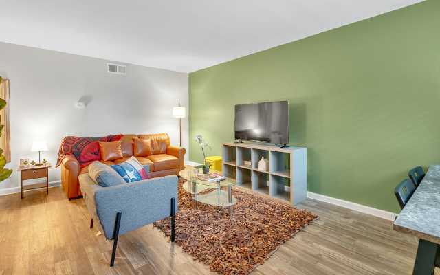 Pearl Location ✔Fast Wifi + Free Parking  ✔Modern Living