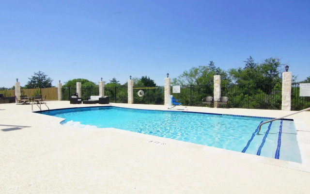 Holiday Inn Express & Suites Cuero by IHG