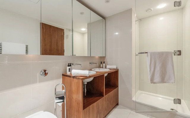 Stunning 2 bed Penthouse apartment