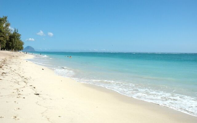 Flic En Flac Beach