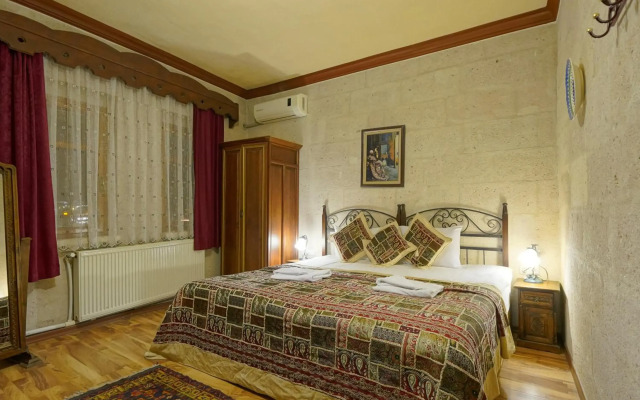 Arch Palace Hotel