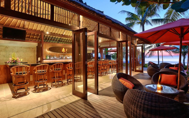 Legian Beach Hotel