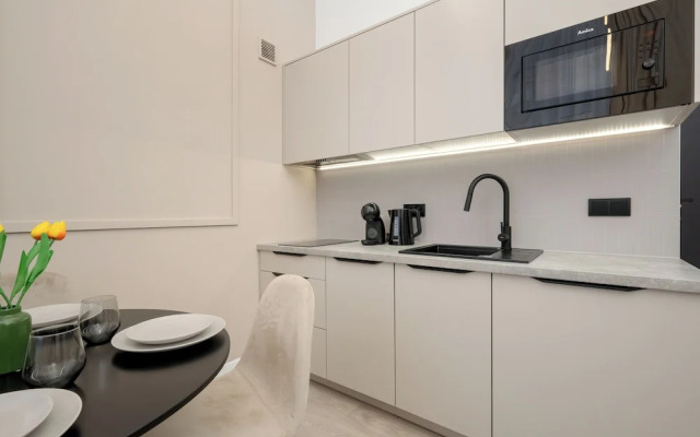 Cozy Apartment for 8 by Renters