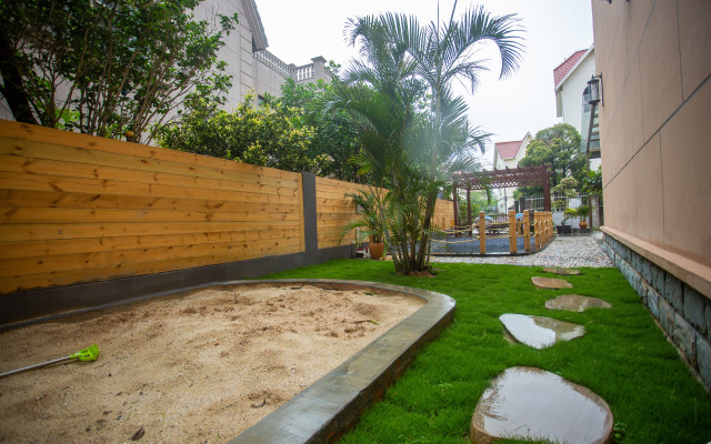 Yintan Zeyinju Hotel