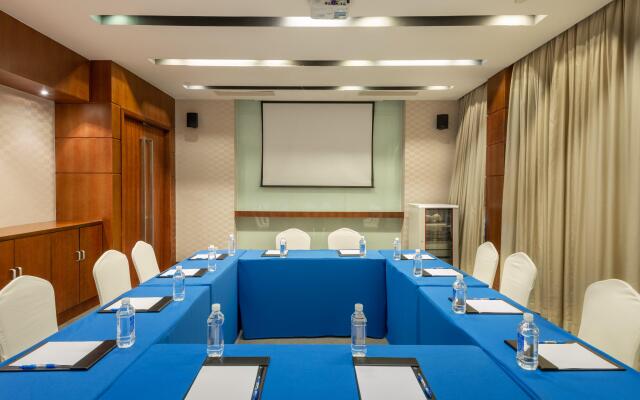 Holiday Inn Express Shanghai Jinqiao Central by IHG